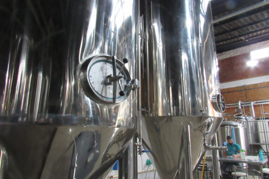 Tanques de processamento para produção da cerveja